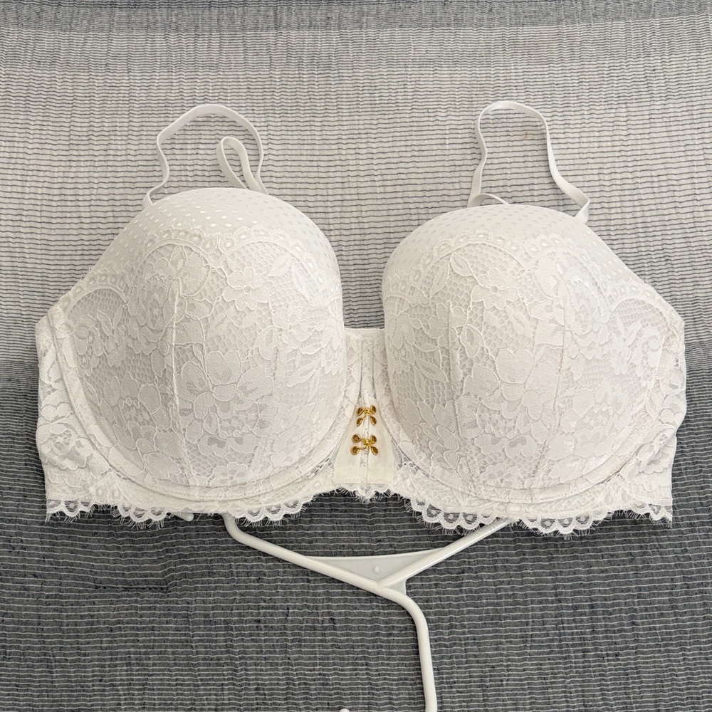 Cacique Lightly Lined Multi-Way Strapless Elegant Lace White Bra